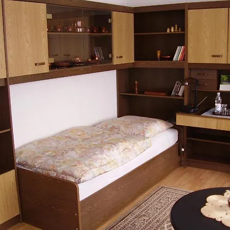 Abt プライベート ルームス エキシビション グラウンド